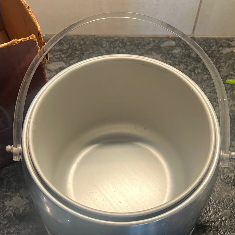 Kromex Frig-I-Tor Vintage beverage cooler/warmer. Ice Bucket. Silver Aluminum